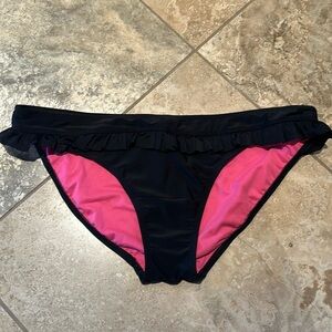 Ruffled bikini bottom